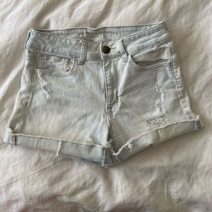 American Eagle distressed denim shorts - size 4